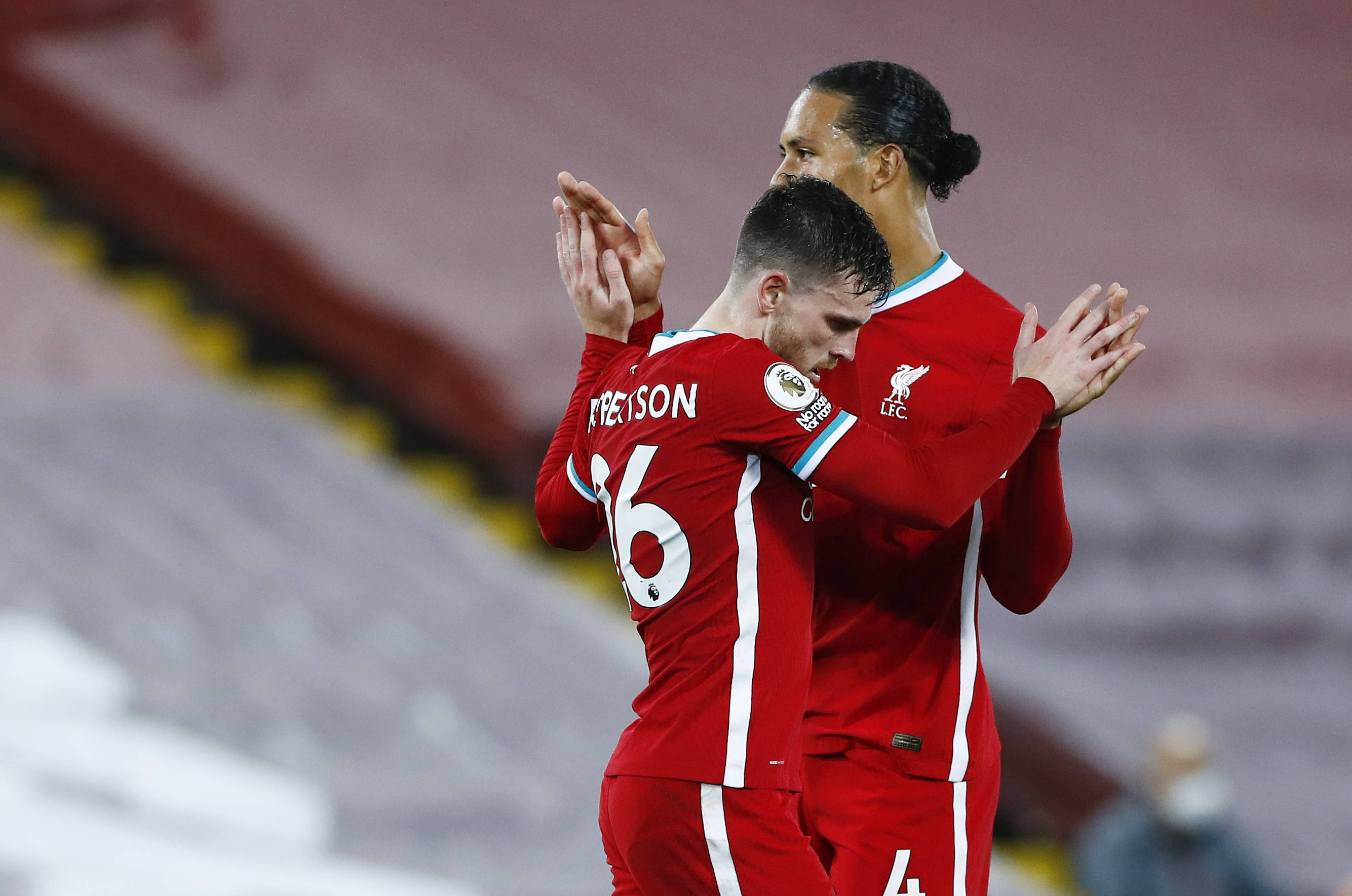 仅揭示了足 仅揭示了足